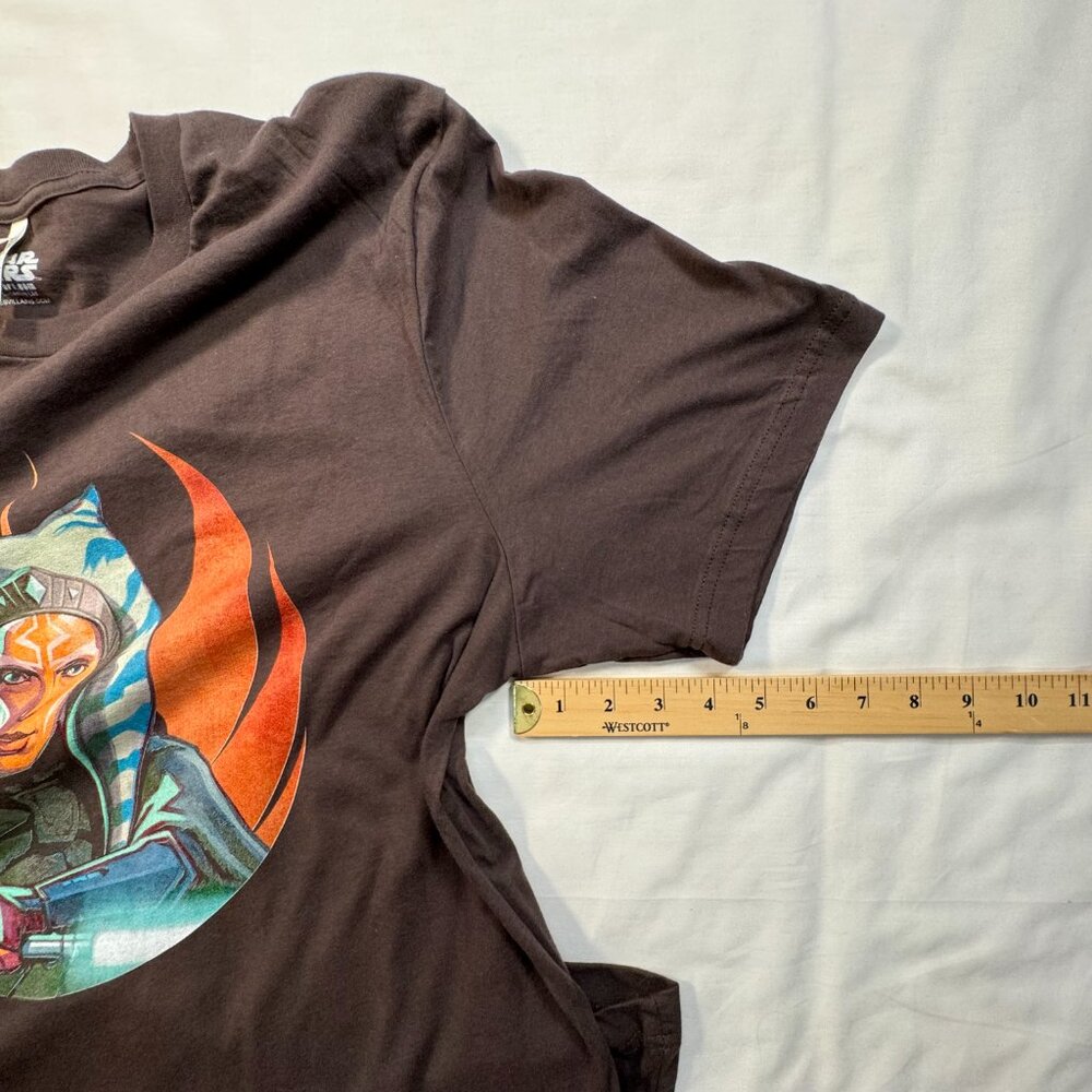 Star Wars Ahsoka Light Sabor Shirt Mens 2XL Brown Cotton Galaxy's Edge - Picture 9 of 12